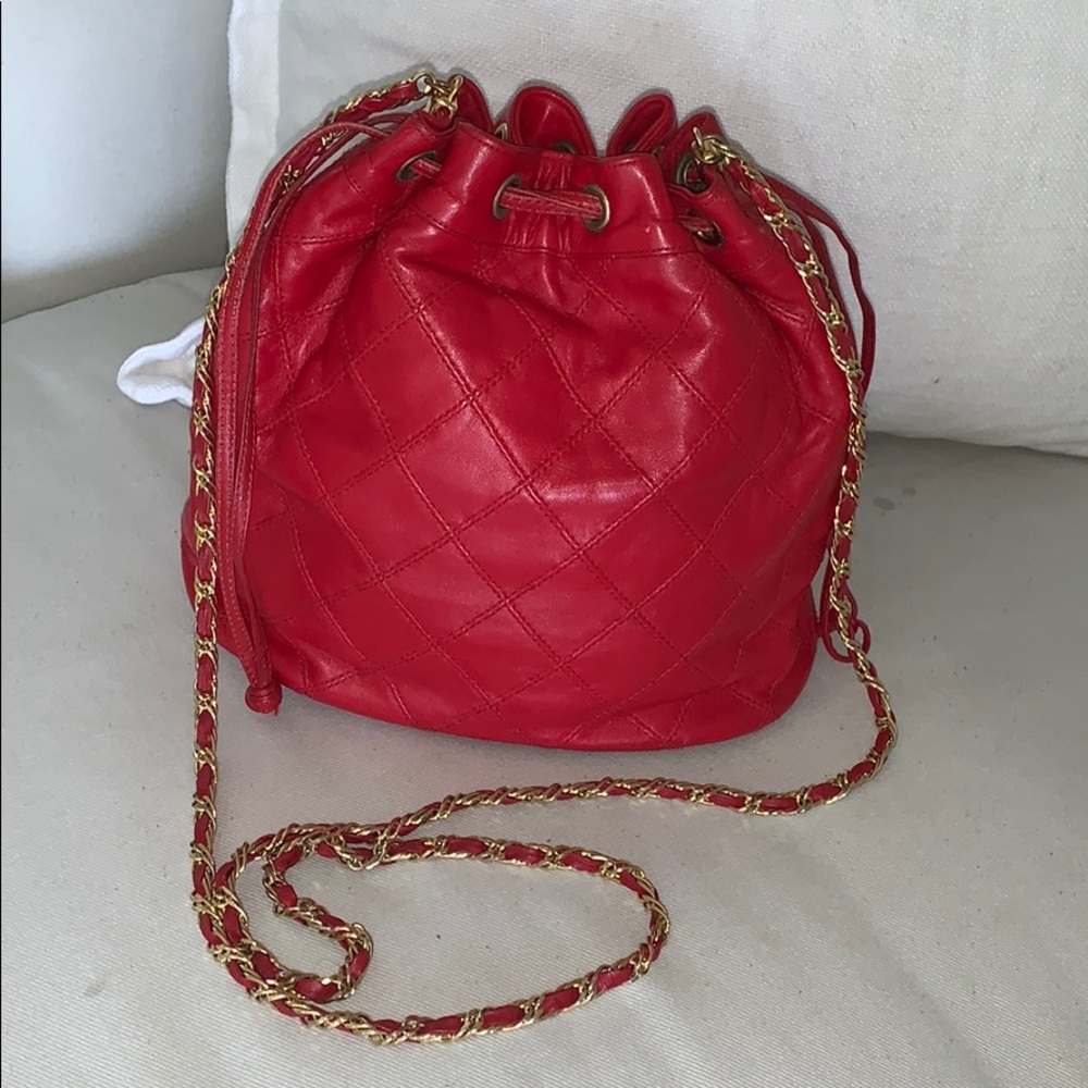 JAY HERBERT QUILTED LEATHER DRAWSTRING BUCKET BAG - Picture 2 of 11